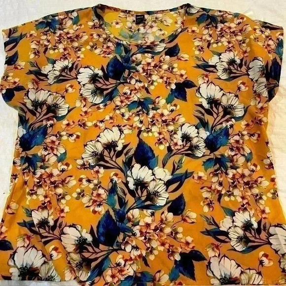 Women's Shein Floral Top size Large - Picture 1 of 7